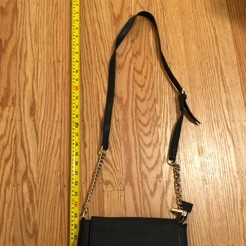 Michael Kors black crossbody with gold details - Picture 11 of 12